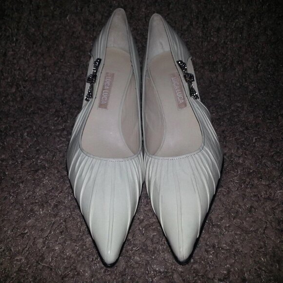 LUCA LUCA Italy-Beige Pleated Leather w/Jeweled Bow-GORGEOUS! SZ 37-Near Mint - Picture 3 of 7